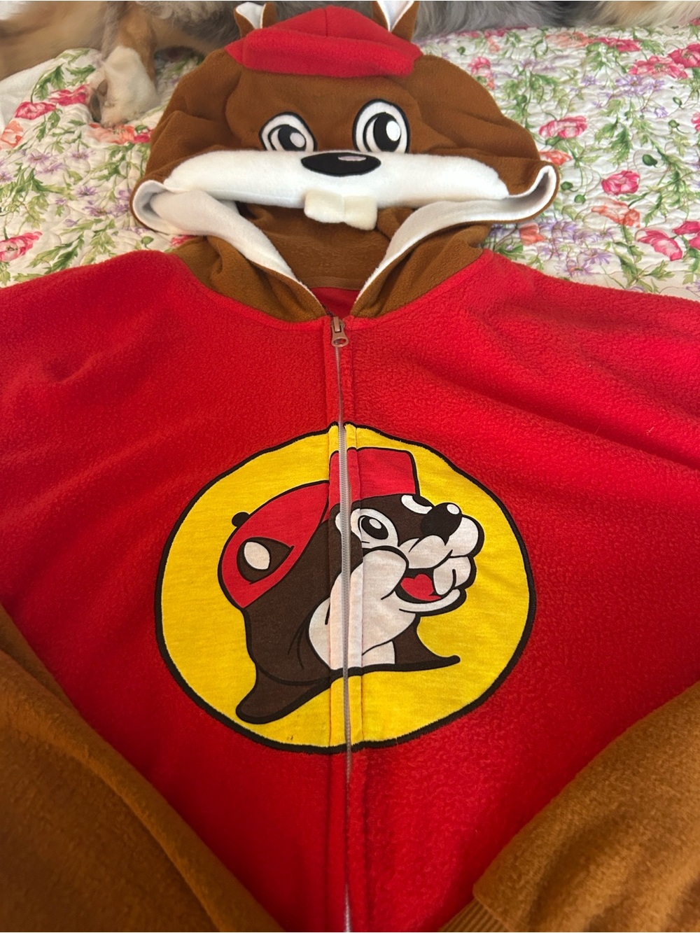 Buc-ee's Red and Brown Beaver Fleece Hoodie - Adult 2XL - Picture 2 of 5